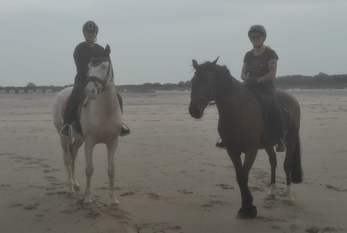 Met Map naar het strand
