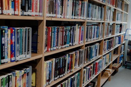 De bibliotheek in het Erfgooiers College.