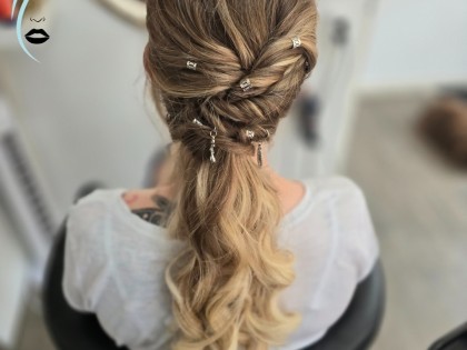 dehaarkunstenaarhuizen2updo