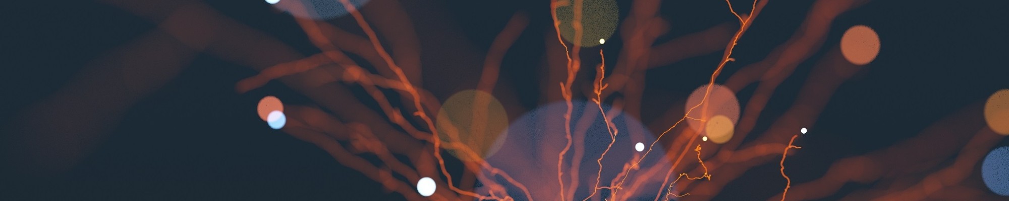 lichtjes van vuurwerk met verschillende kleuren