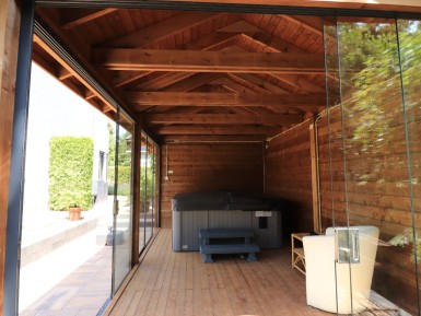 Buitenverblijf met zadeldak Almere (3).JPG