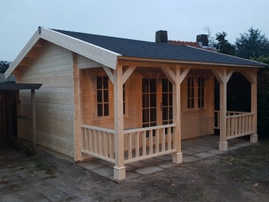 Buitenverblijf met zadeldak Almere (5).JPG