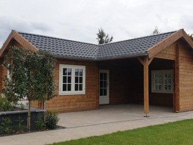 Buitenverblijf met zadeldak Almere (6).JPG