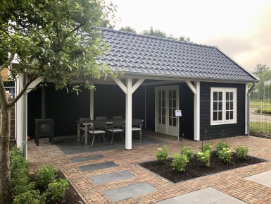 Trendhout Zadeldak XXL showroom Almere Buitenleven