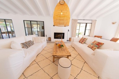 Chloes Estate Villa Renovated