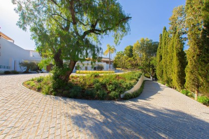 Chloes Estate Villa Renovated