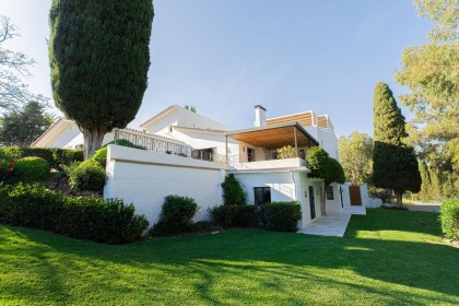 Chloes Estate Villa Renovated