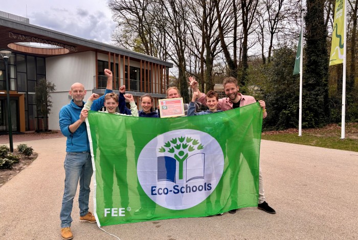 Trots neemt De Amersfoortse Berg de Groene Vlag in ontvangst